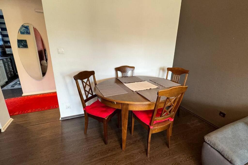 Monikas Home - Gemuetliche 3-Zimmer-Wohnung Im Herzen Von Böblingen Dış mekan fotoğraf